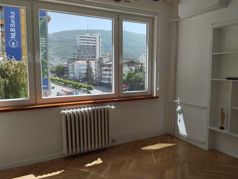 Дава се под наем Тристаен апартамент в Пловдив, Кючук Париж - 81 кв.м за 367.2 € - Снимка #1