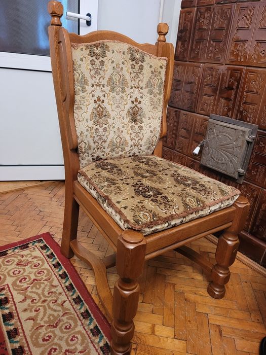 Masa cu scaune din lemn masiv