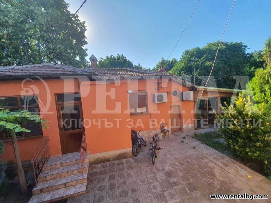 Къща с двор, с. Ягодово