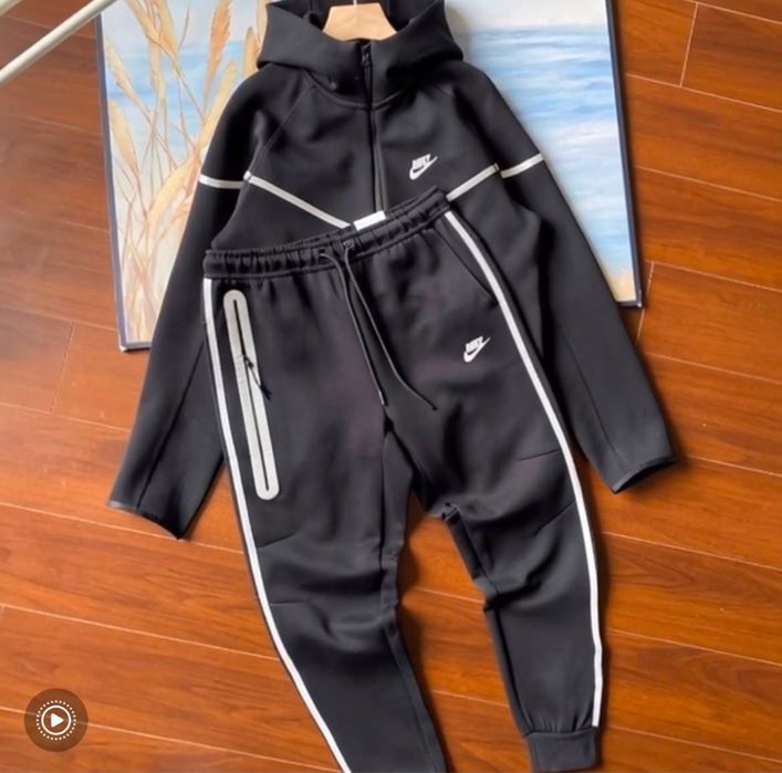 Nike Tech Fleece Reflective