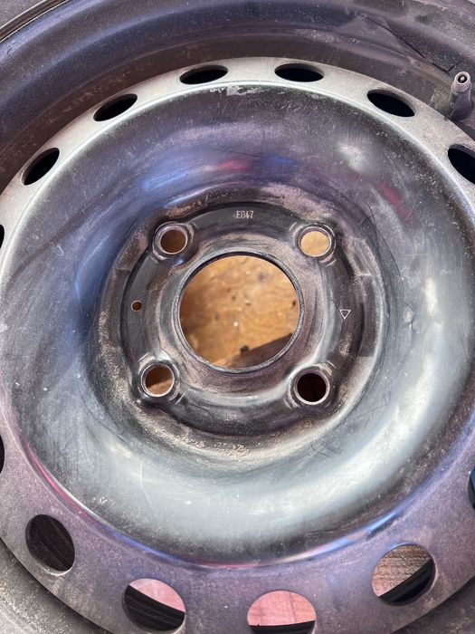 Джанти с гуми нисан п 11