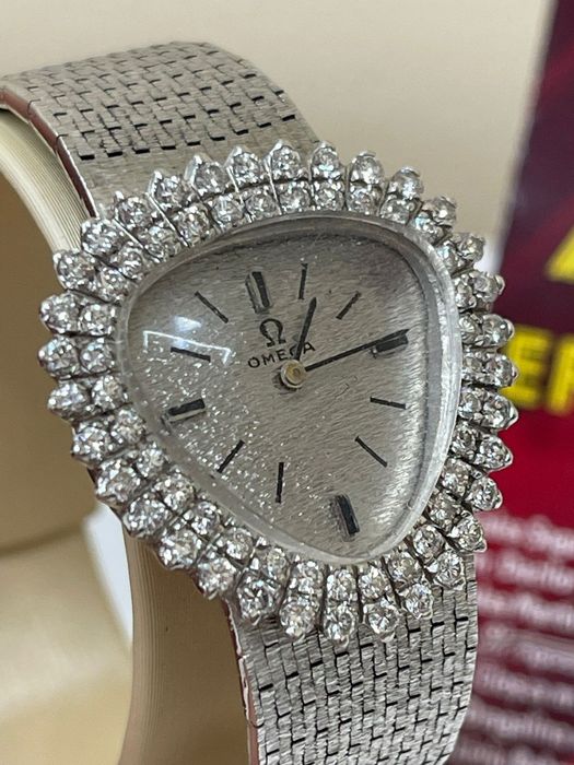 Ceas Omega cu pietre prețioase Aur 14K Amanet BKG