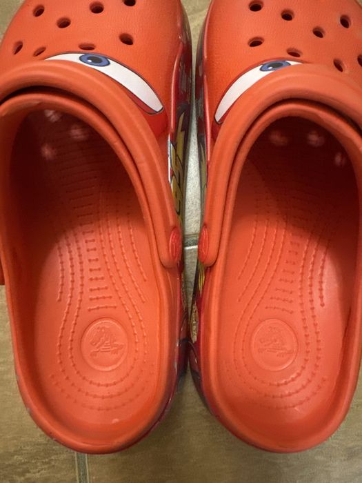 Crocs тапочки маккуин