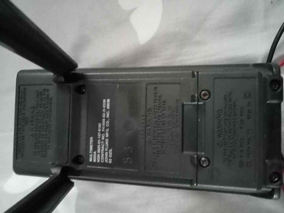 Fluke 8025A    model  1984