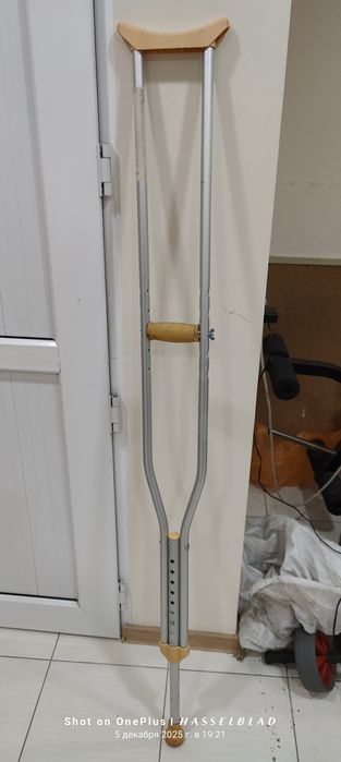 Продам костыли, ротационный сапожок