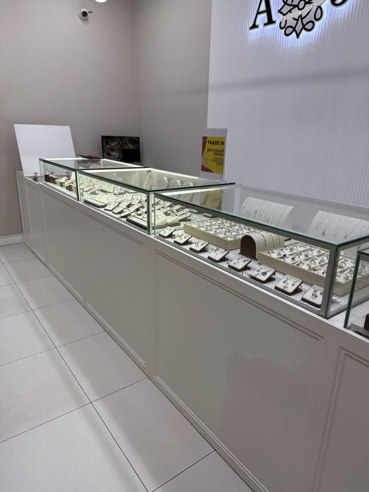 Торговая мебель, ювелирная витринина - демонстрационная лавка