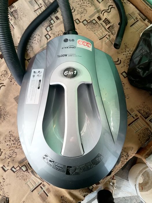 Продам моющий пылесос LG