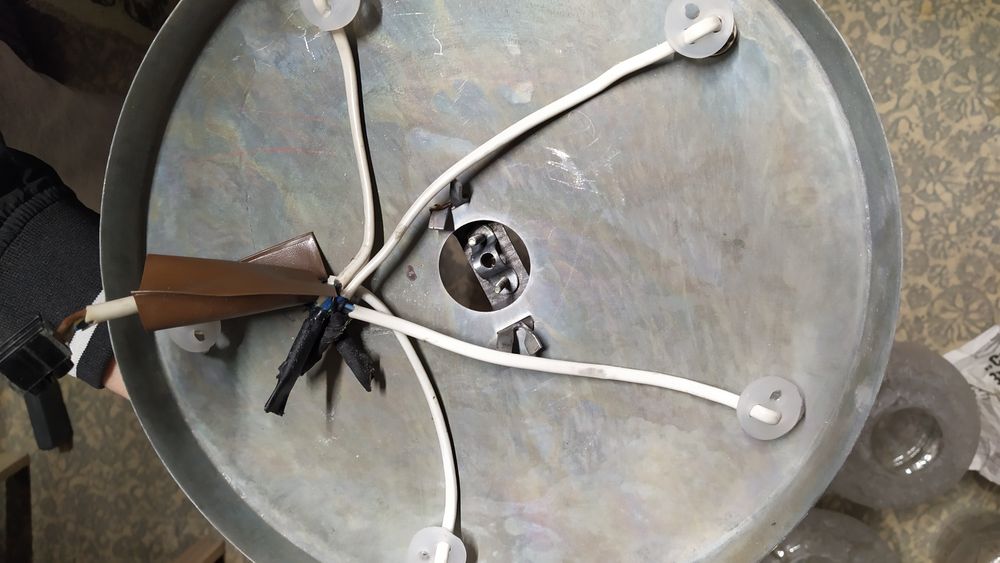 Запазен абажур за таван