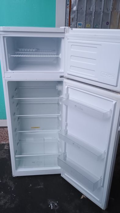 Frigider Arctic Asigur Transport