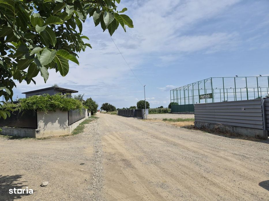 Teren de construit 3000mp, acces ușor, utilități, Focsani, Sud, E85