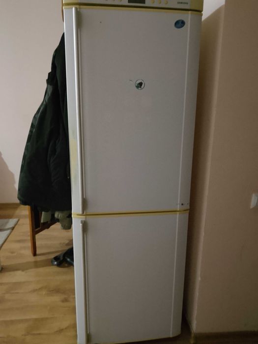 Продам холодильник