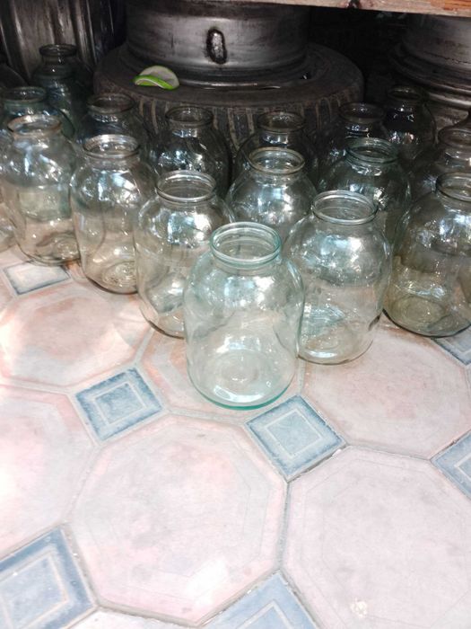 банки стеклянные 3х литровые в хорошем состоянии