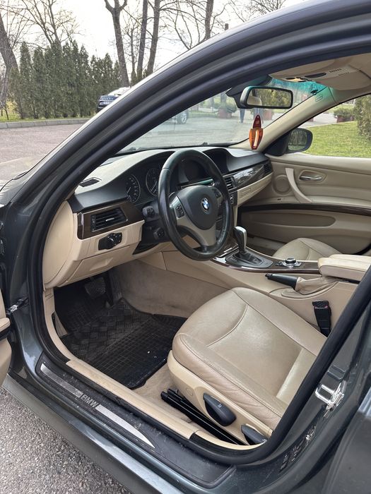 BMW seria 3 E90 LCi 2010 2.0d xdrive 177CP Automat Euro 5