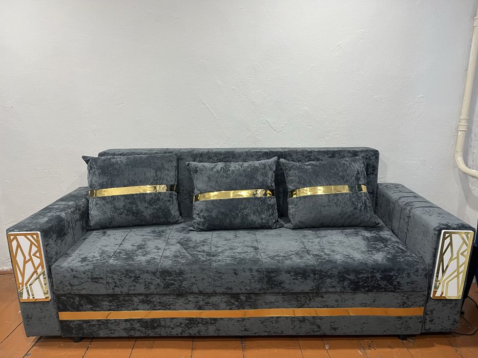 Продам серый диван