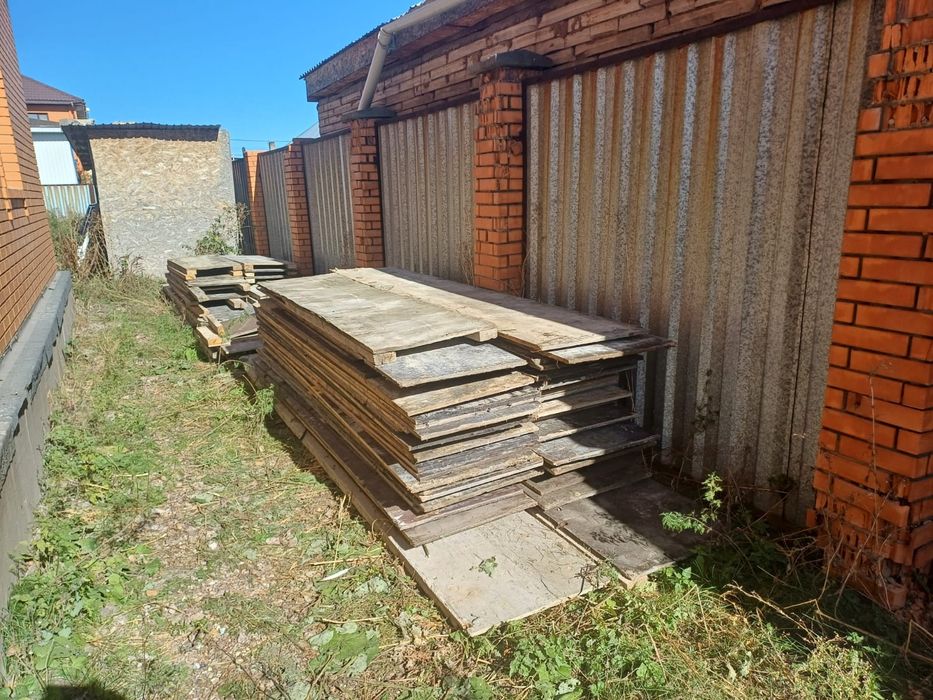 Продам опалубку есть листы целые есть по 58см