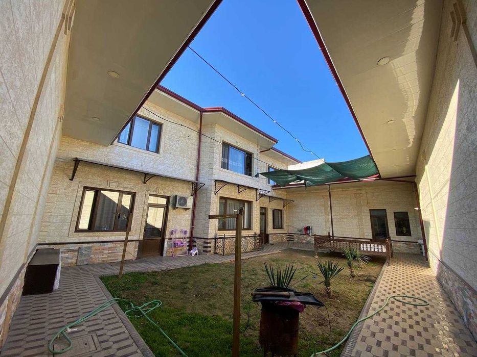 Аллон махаллада 2- кавватли уй, 3-сотка, 6-хона, подвали бор.