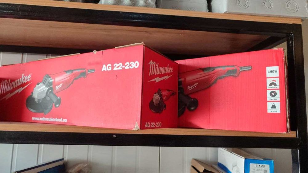 угловая шлифмашинка Milwaukee AG 22-230