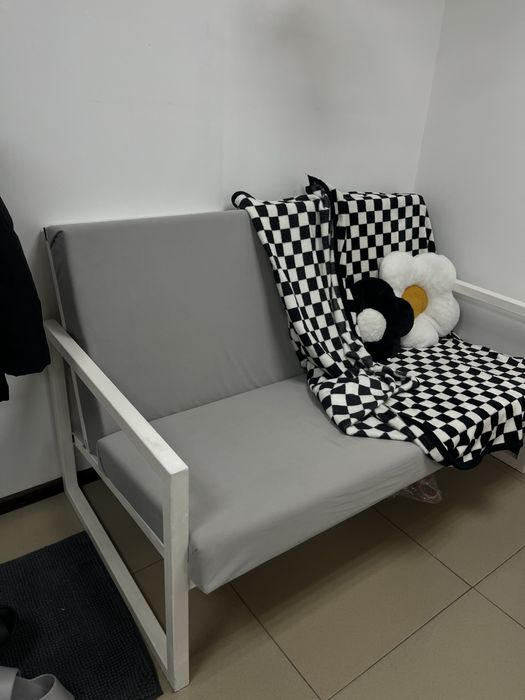 Диван срочно! Назарбаева