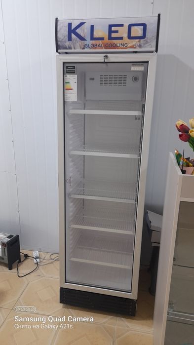 Витринный холодильник