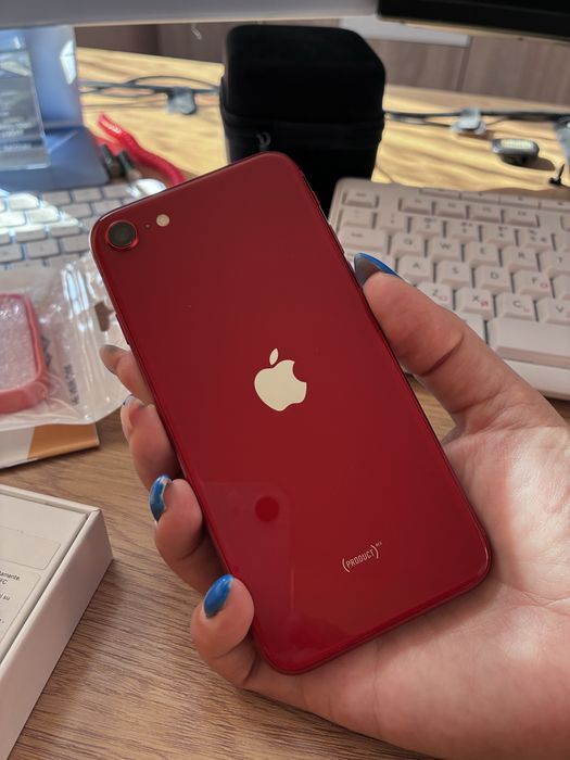 iPhone SE3 128 Гаранция 15 месеца