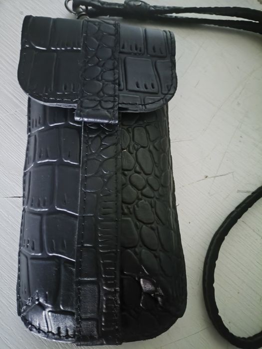 Кожаная сумочка для телефона