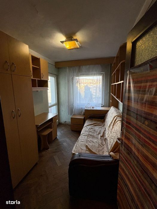 Apartament de vanzare 4 camere 75mp zona Manastur strada Brates