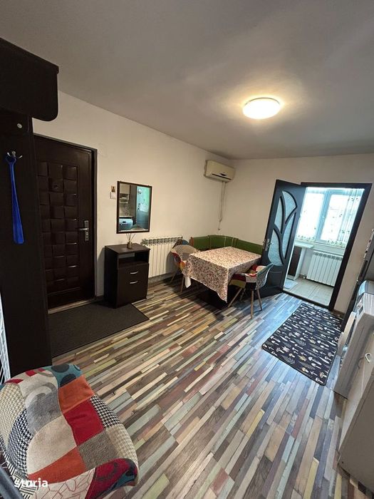 De inchiriat apartament 2 camere, decomandat, cu balcon, 1300lei/luna