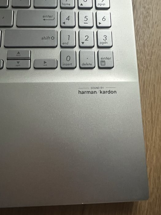 Laptop Asus VivoBook in stare buna