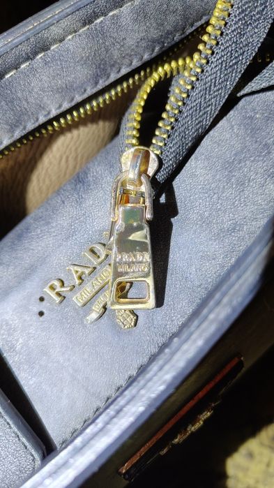 Geanta prada aproape noua