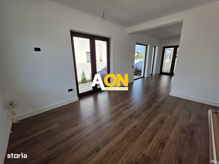Casă Individuală de Vânzare, 4 Camere, 500mp Teren, Zona Alba Micești