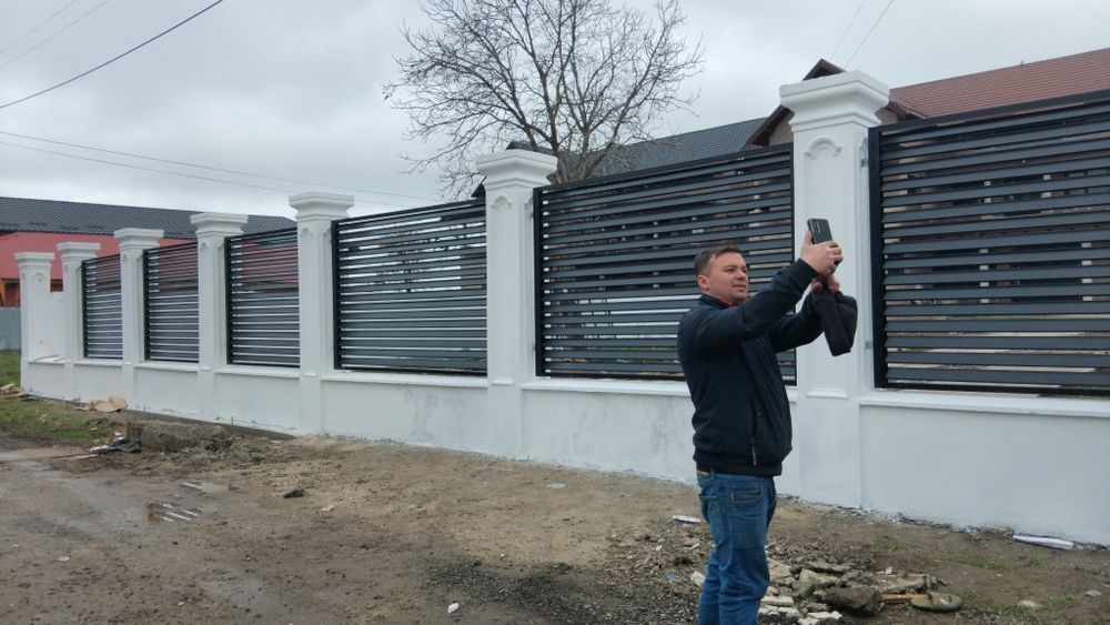 Vand garduri și porți