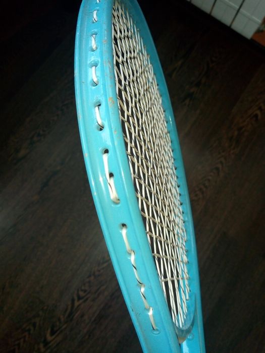 Ракета за тенис на корт