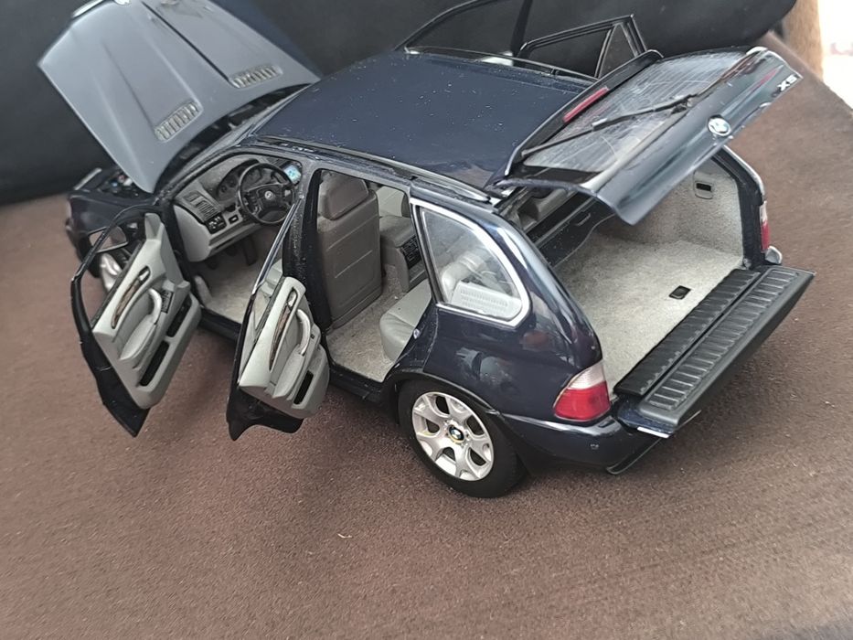 BMW X5 e53 kyosho 1:18