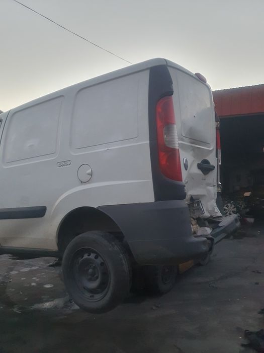 Dezmembrez fiat doblo motor 1.3 jtd 2006 cutie viteze 5 trepte