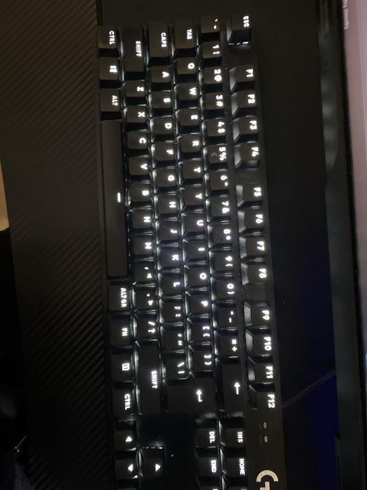 Механична клавиатура Logitech - G413 TKL SE и  мишка G305 Lightspeed