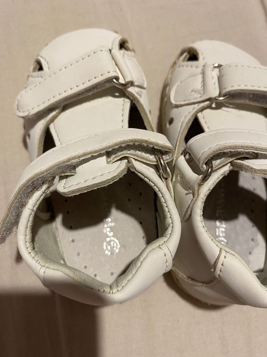 Кожени  боси сандали за момиче размер 18