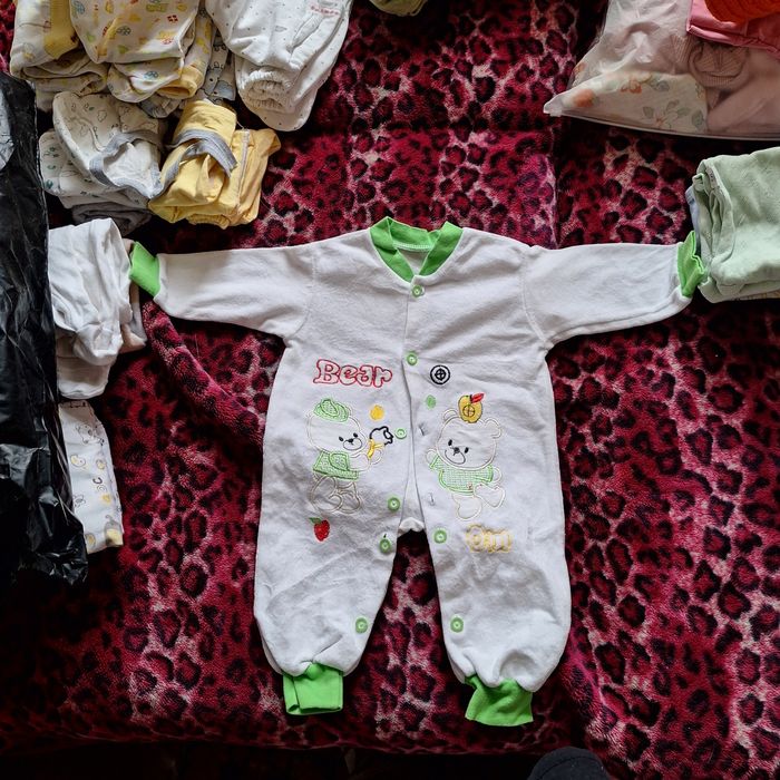 Продам детские вещи от 0 до 5 месяцев