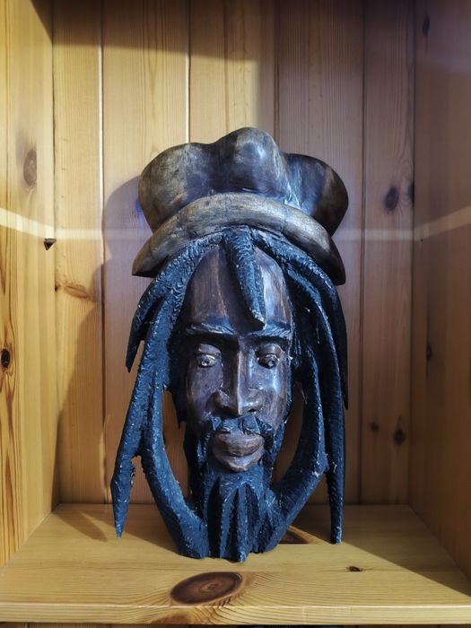 Mască jamaicană Bob Marley sculptată din lemn