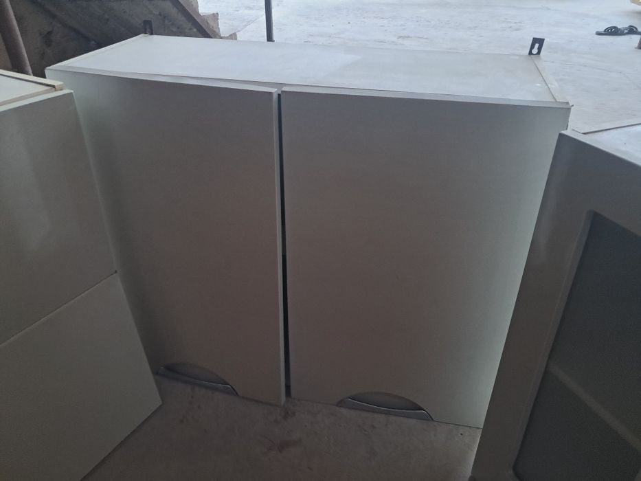 Oshxona mebel sotiladi