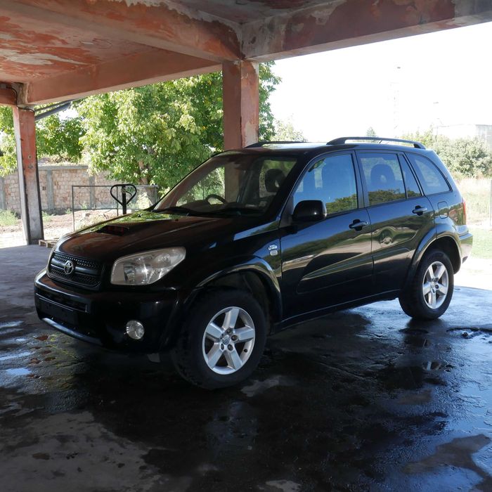 Toyota RAV4 II 2000-2006 НА ЧАСТИ - цени в описанието