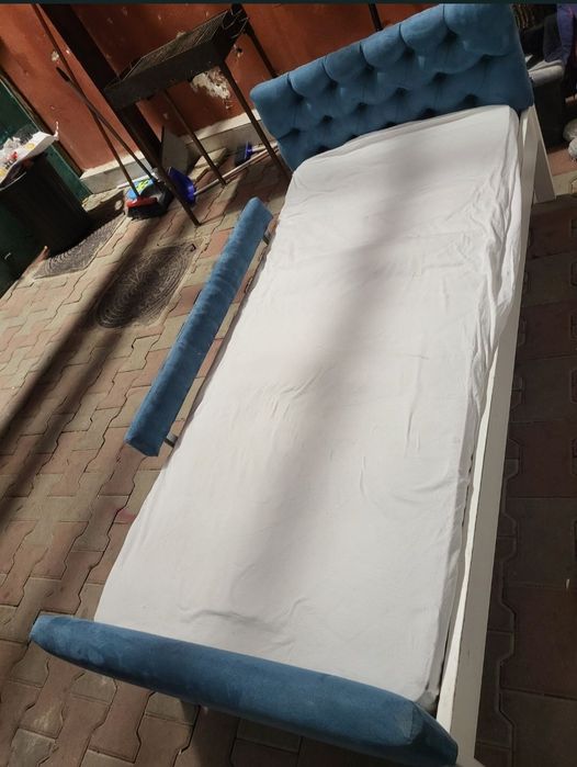 Pat tapitat 1 persoana blue