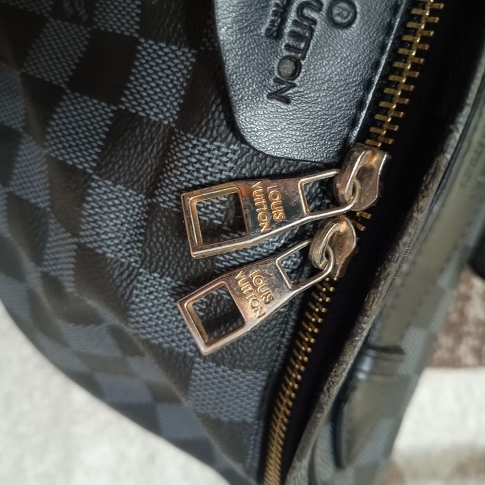 Borsetă Luis Vuitton