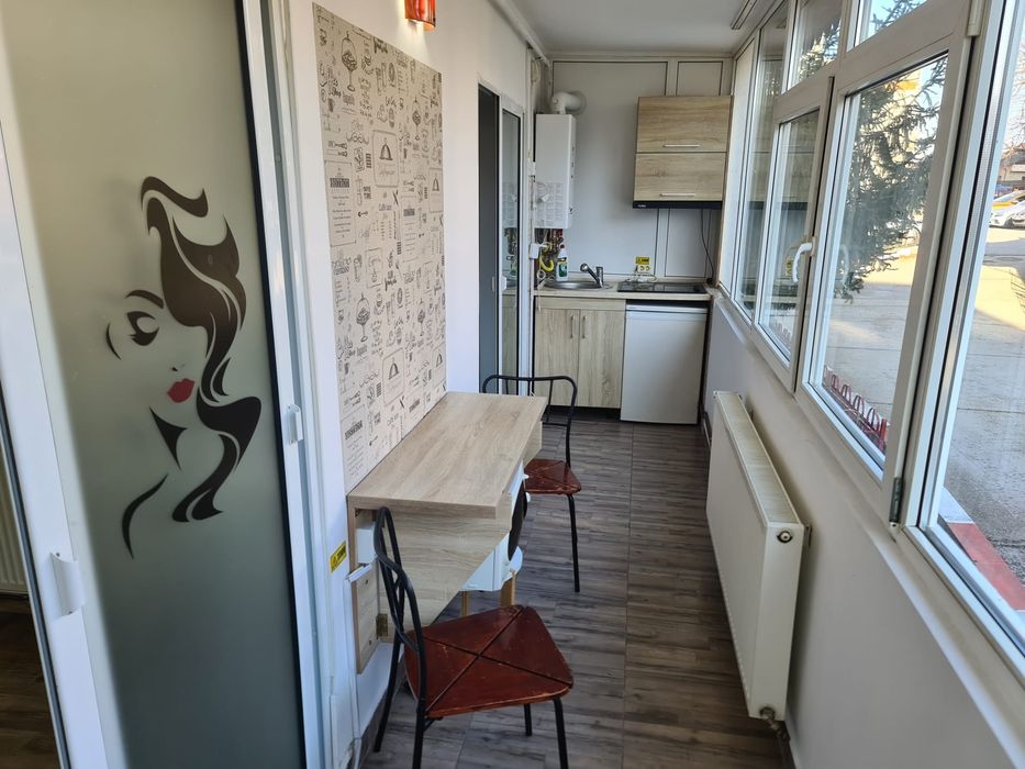 Închiriez apartament