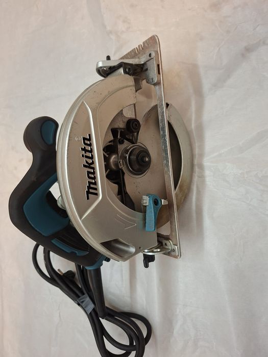 Circular Makita hs 7601