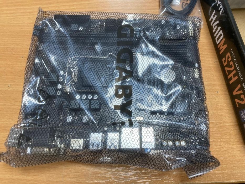 Материнская плата