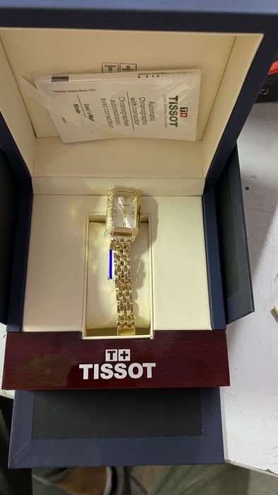 Продам часы оригинал золото Tissot