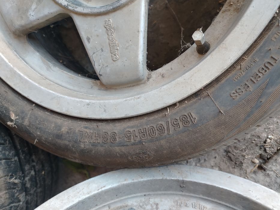 Продам два диска с резиной185 /60 R15