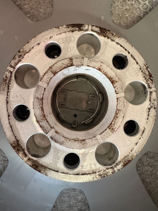 Ауди джанти с гуми Audi Q2, Q3, A3