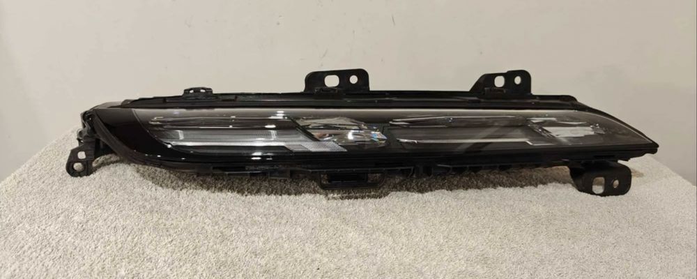 Десен Горен Фар BMW G70 i7 Crystal Swarovski Кристал Сваровски Led Crystal Swarovski BMW Seria 7 G70  EU