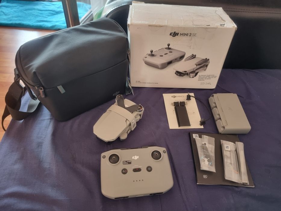 Vând drona DJI Mini SE Fly more combo